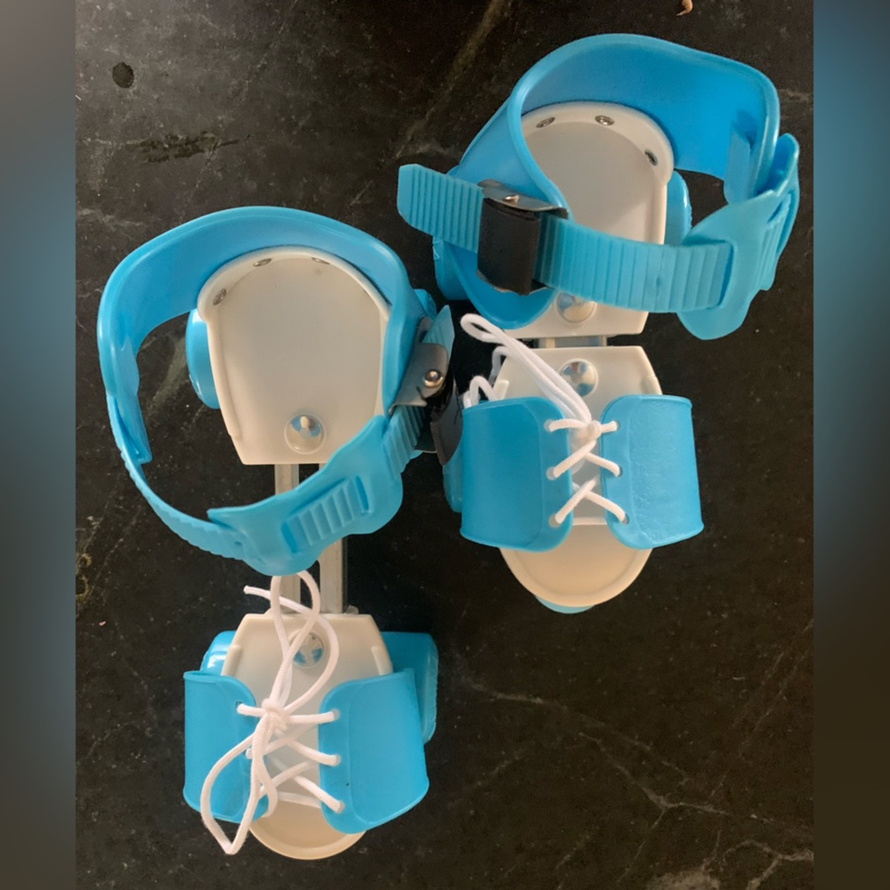 LINDBES | Child Size Adjustable Double Row Skates - Picture 7 of 7